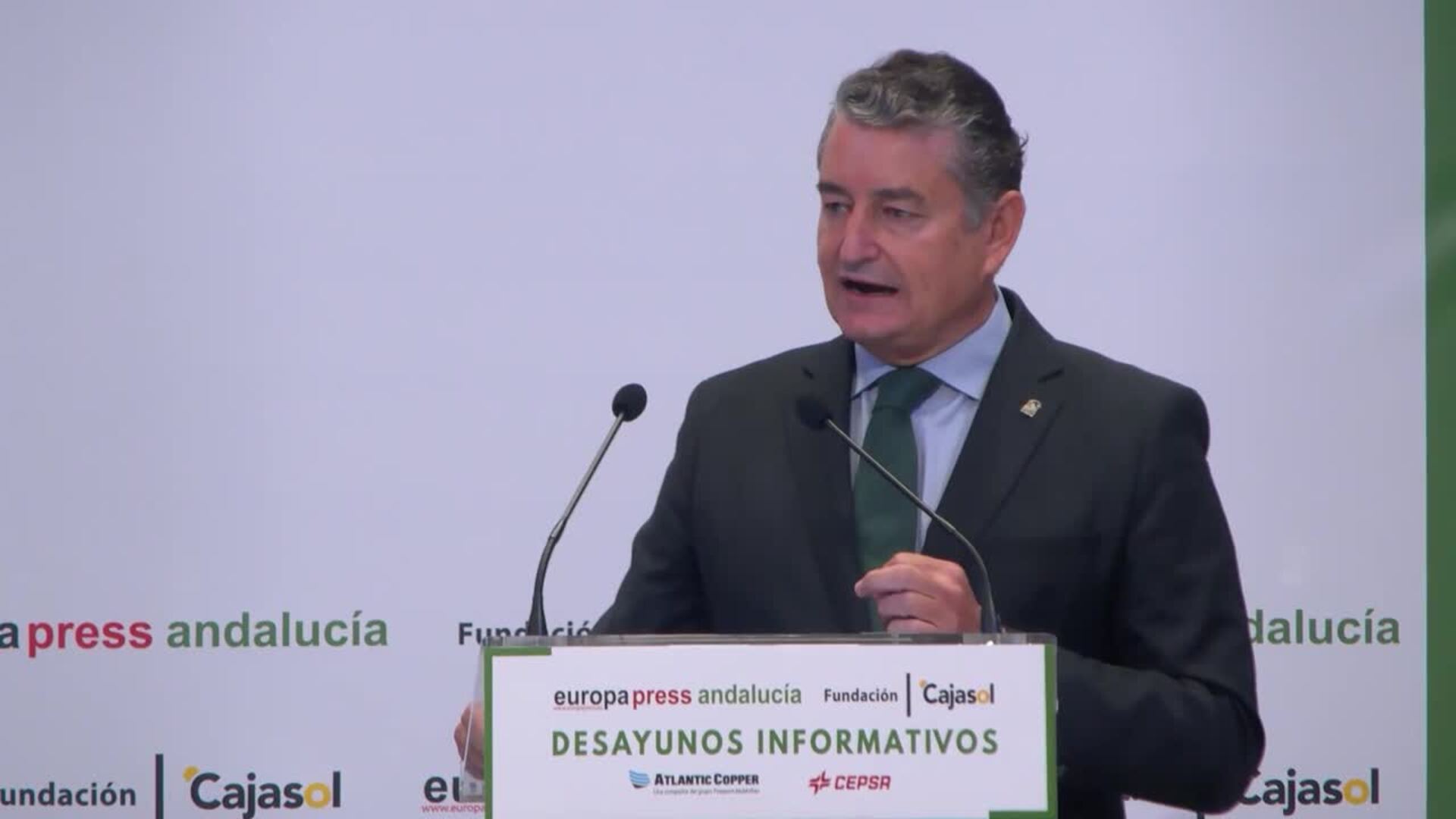 Andalucía ultima la aprobación del "mayor paquete de medidas de simplificación administrativa"