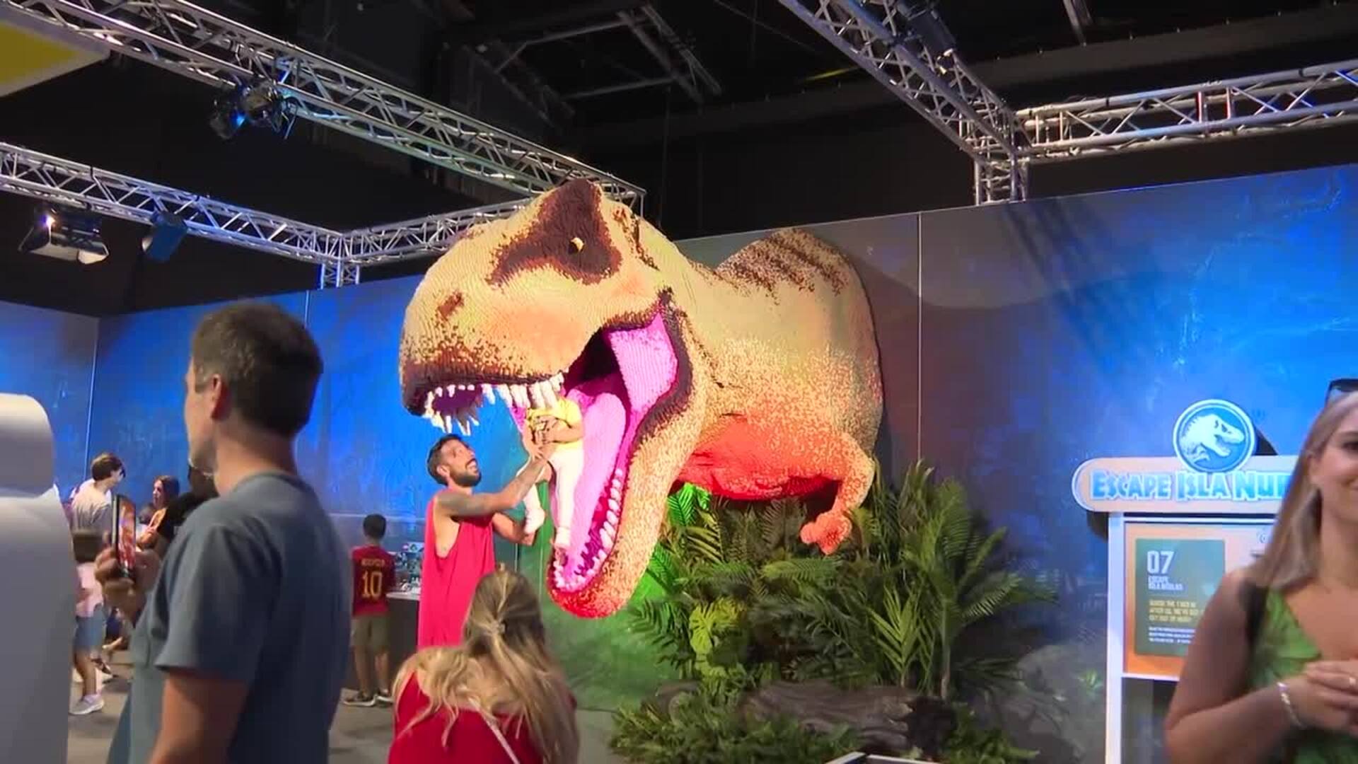 Una exposición de dinosaurios con 6 millones de piezas de Lego llega a Madrid