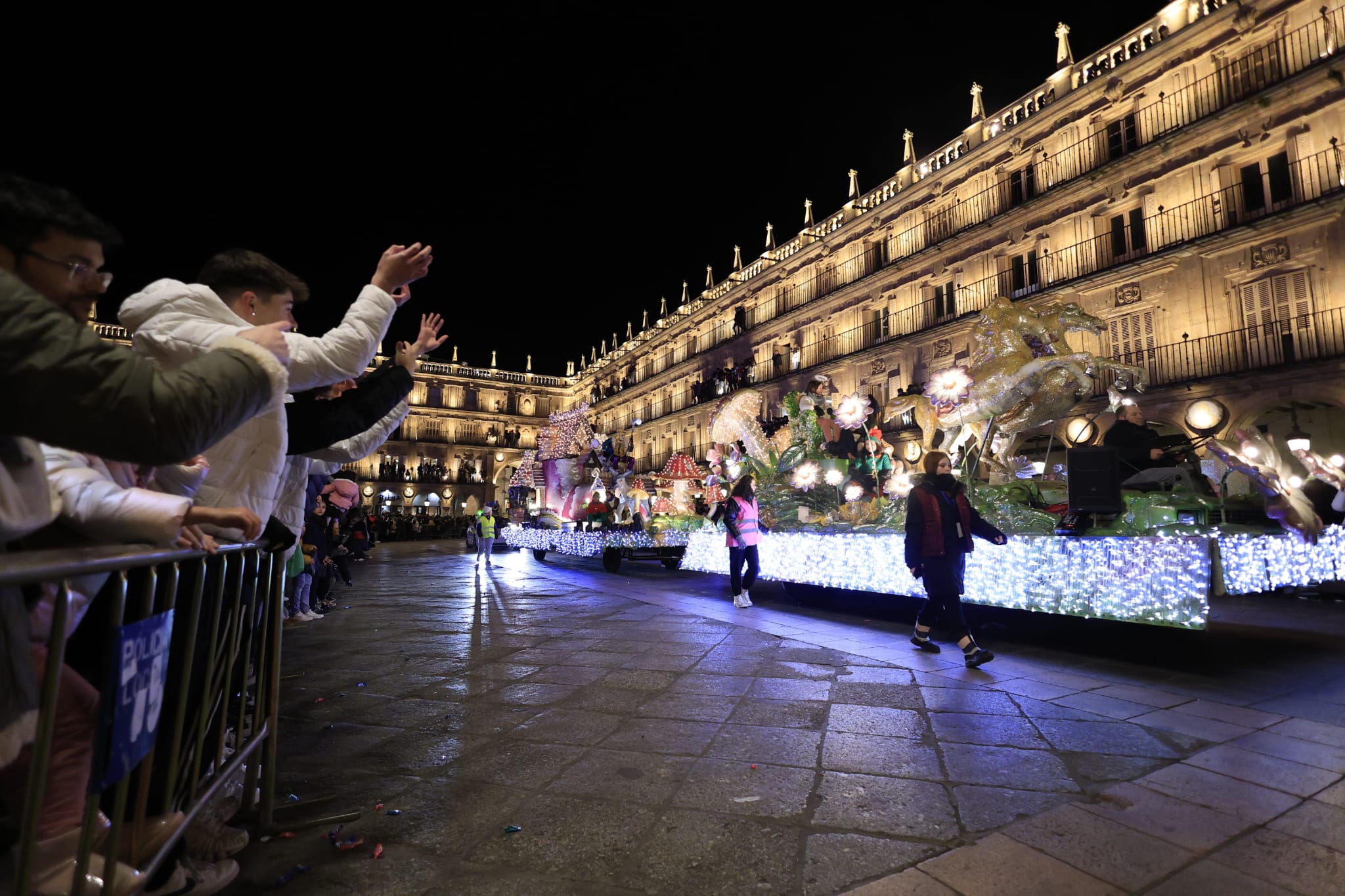 Los Reyes Magos reparten ilusión por Salamanca
