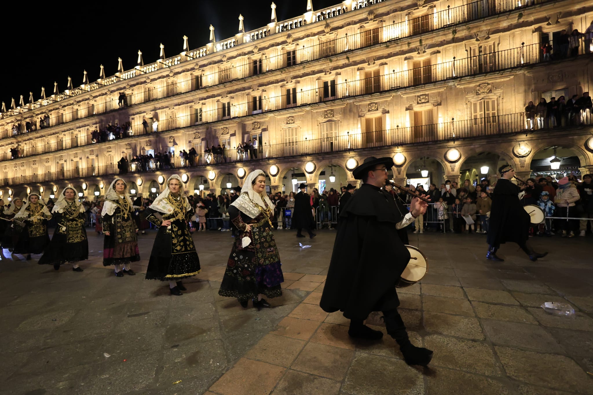 Los Reyes Magos reparten ilusión por Salamanca