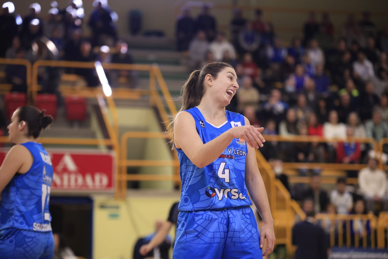 Amplia victoria y buen juego de Avenida ante el IDK