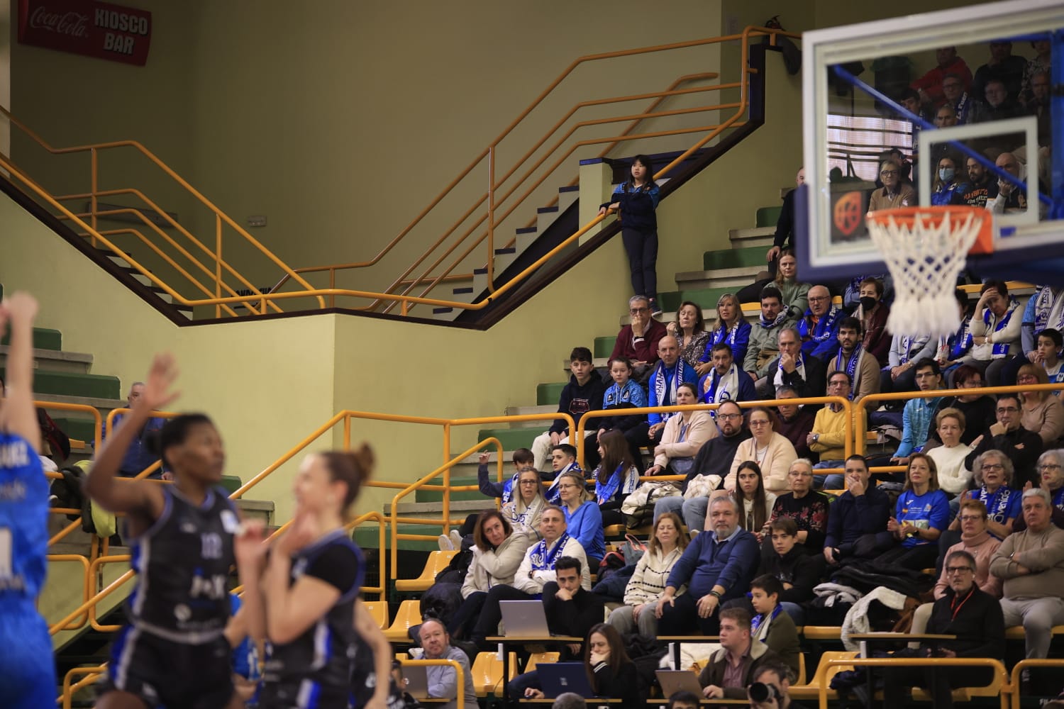 Amplia victoria y buen juego de Avenida ante el IDK