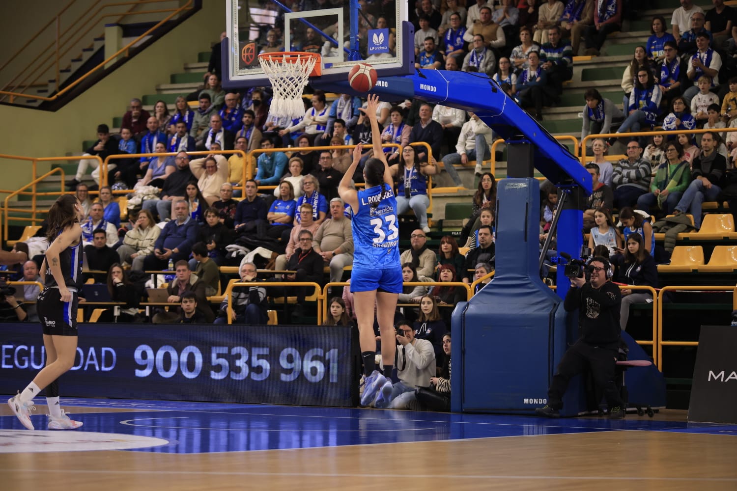 Amplia victoria y buen juego de Avenida ante el IDK