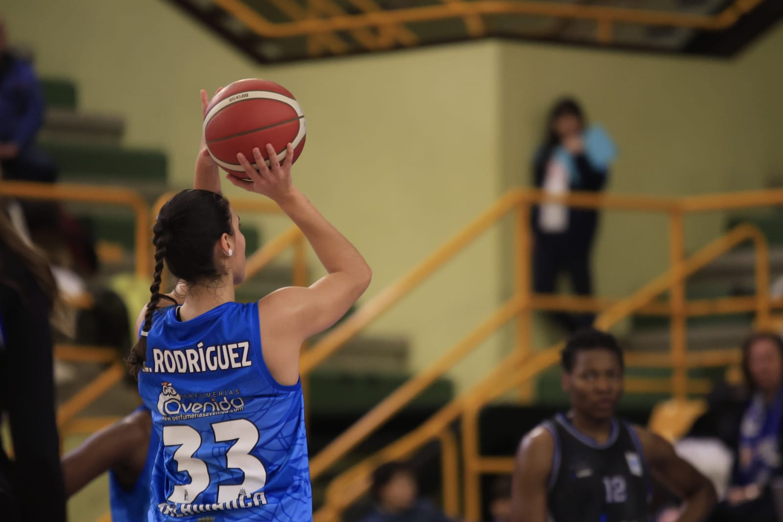 Amplia victoria y buen juego de Avenida ante el IDK