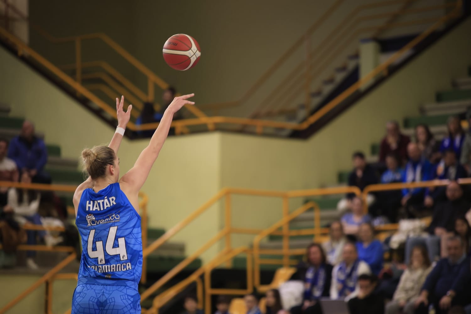 Amplia victoria y buen juego de Avenida ante el IDK