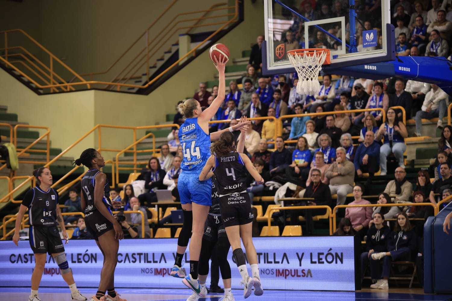 Amplia victoria y buen juego de Avenida ante el IDK