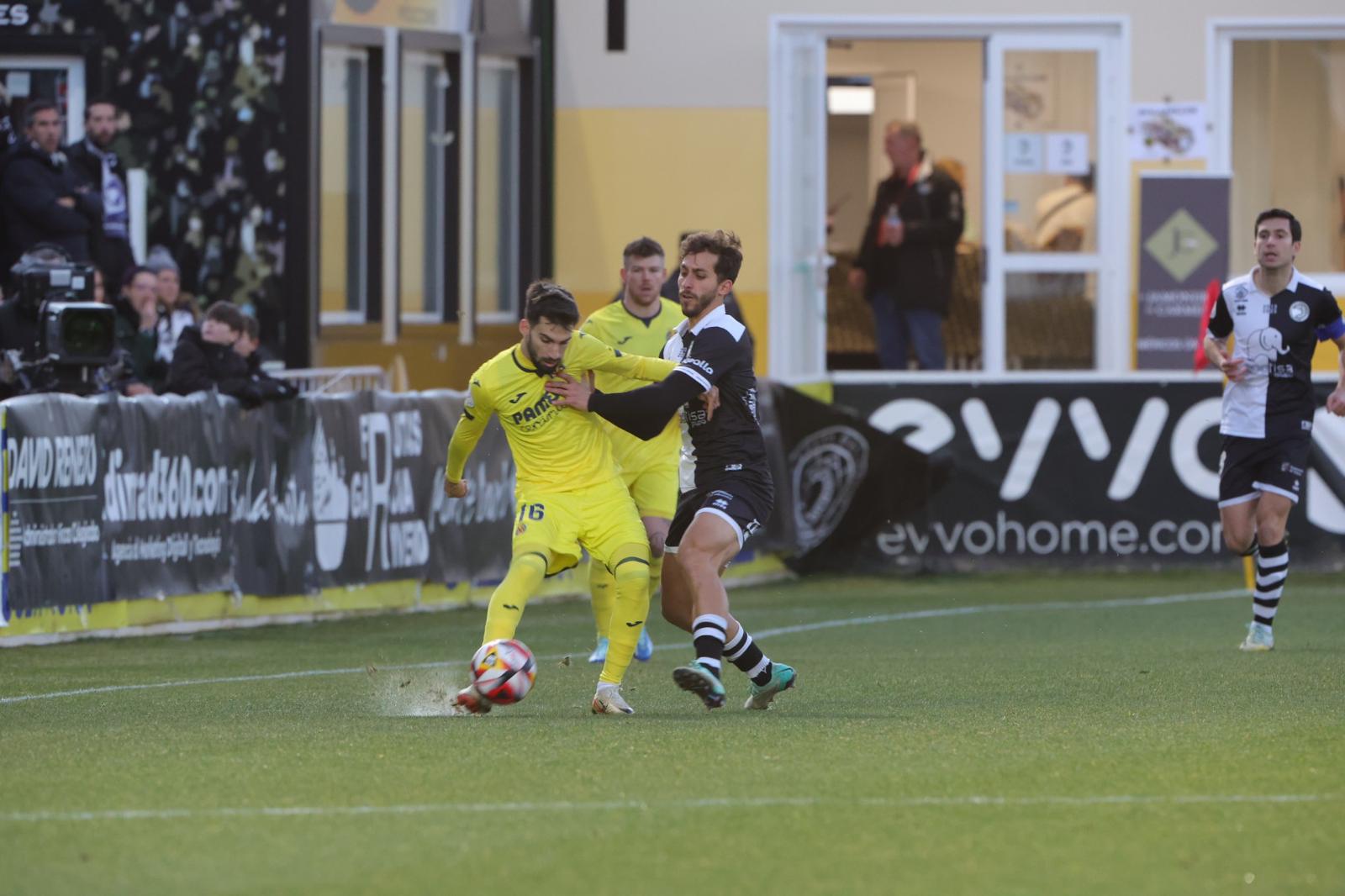 Las imágenes del aplazado Unionistas-Villarreal de la Copa del Rey por un apagón