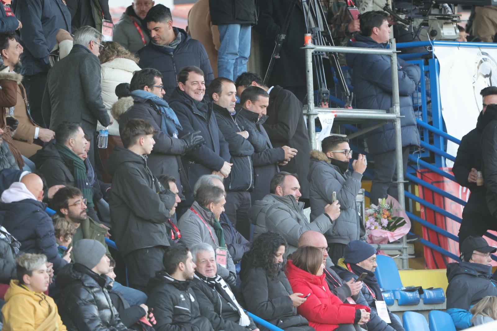 Las imágenes del aplazado Unionistas-Villarreal de la Copa del Rey por un apagón