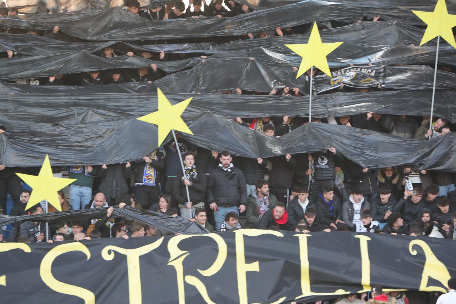 Las imágenes del aplazado Unionistas-Villarreal de la Copa del Rey por un apagón