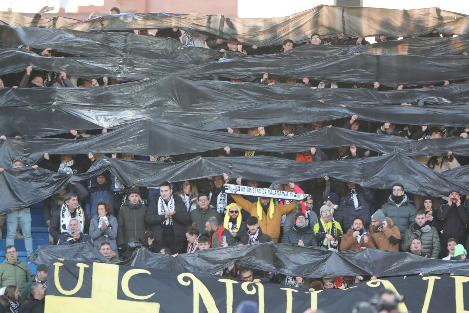 Las imágenes del aplazado Unionistas-Villarreal de la Copa del Rey por un apagón