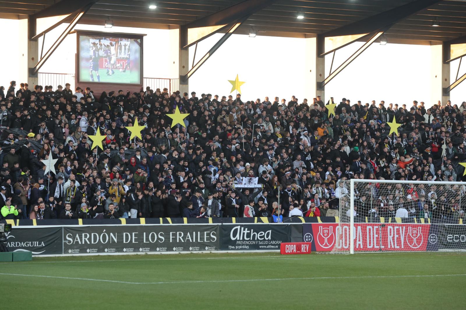 Las imágenes del aplazado Unionistas-Villarreal de la Copa del Rey por un apagón