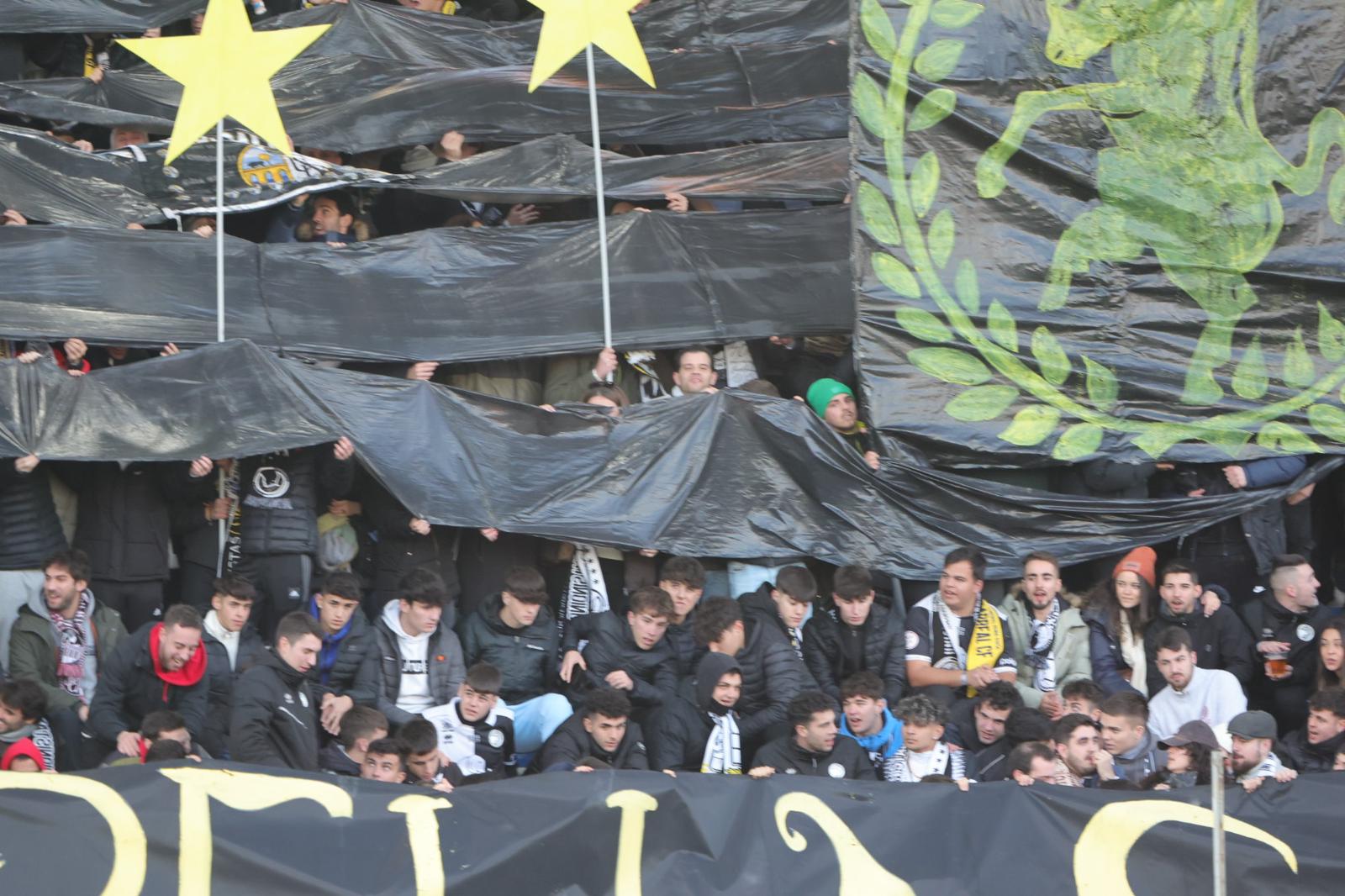 Las imágenes del aplazado Unionistas-Villarreal de la Copa del Rey por un apagón