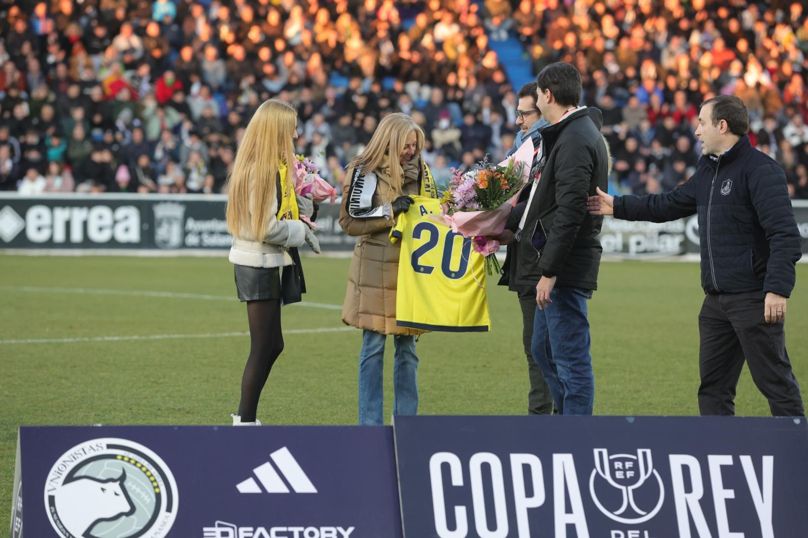Las imágenes del aplazado Unionistas-Villarreal de la Copa del Rey por un apagón
