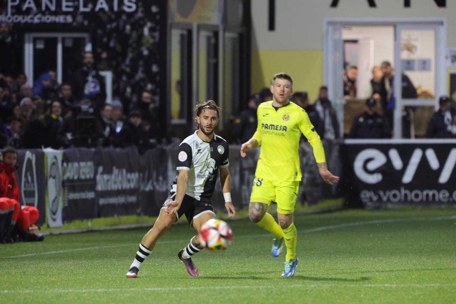 Las imágenes del aplazado Unionistas-Villarreal de la Copa del Rey por un apagón