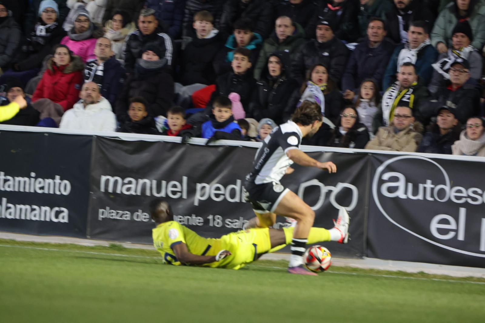 Las imágenes del aplazado Unionistas-Villarreal de la Copa del Rey por un apagón