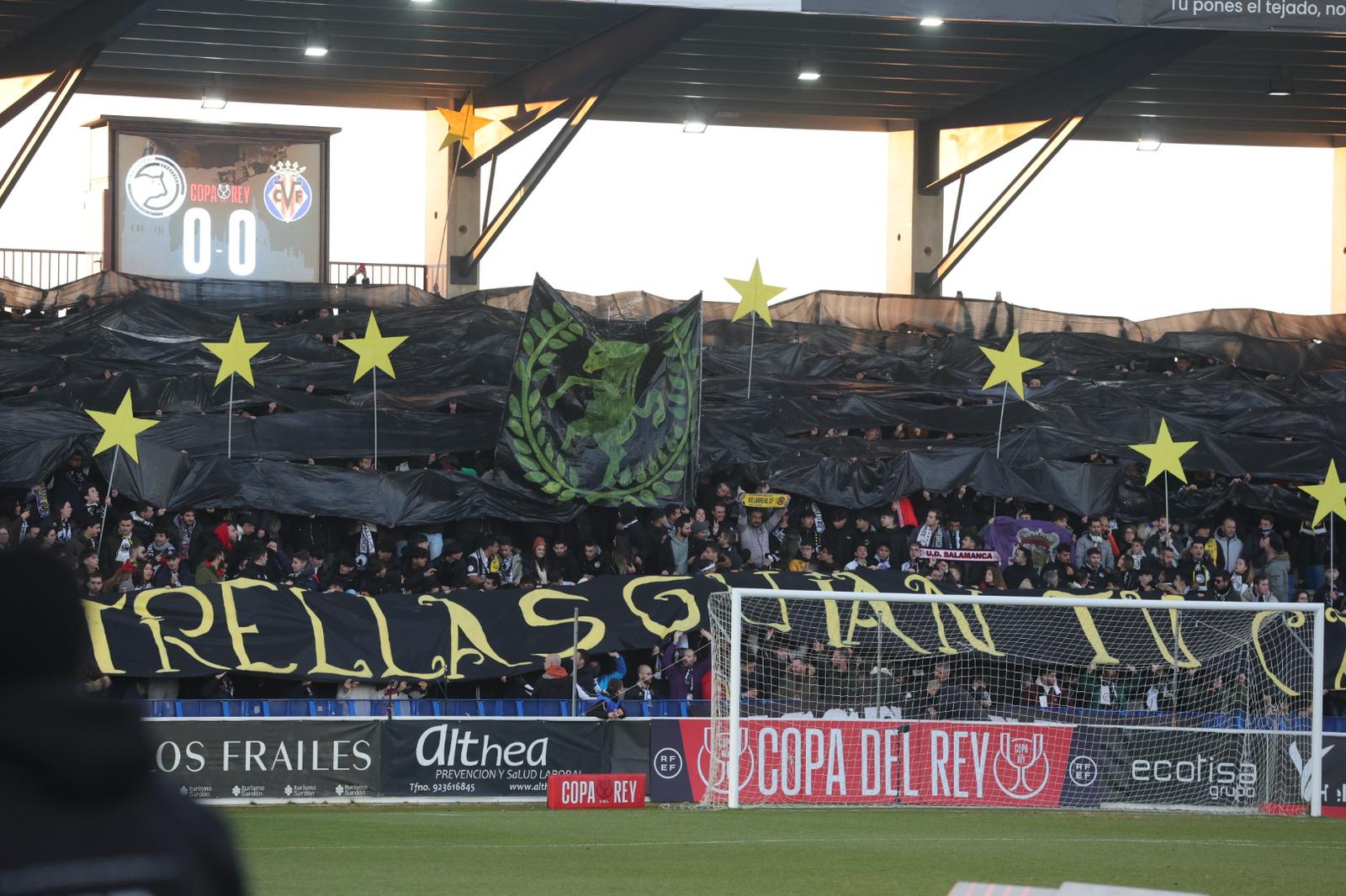 Las imágenes del aplazado Unionistas-Villarreal de la Copa del Rey por un apagón