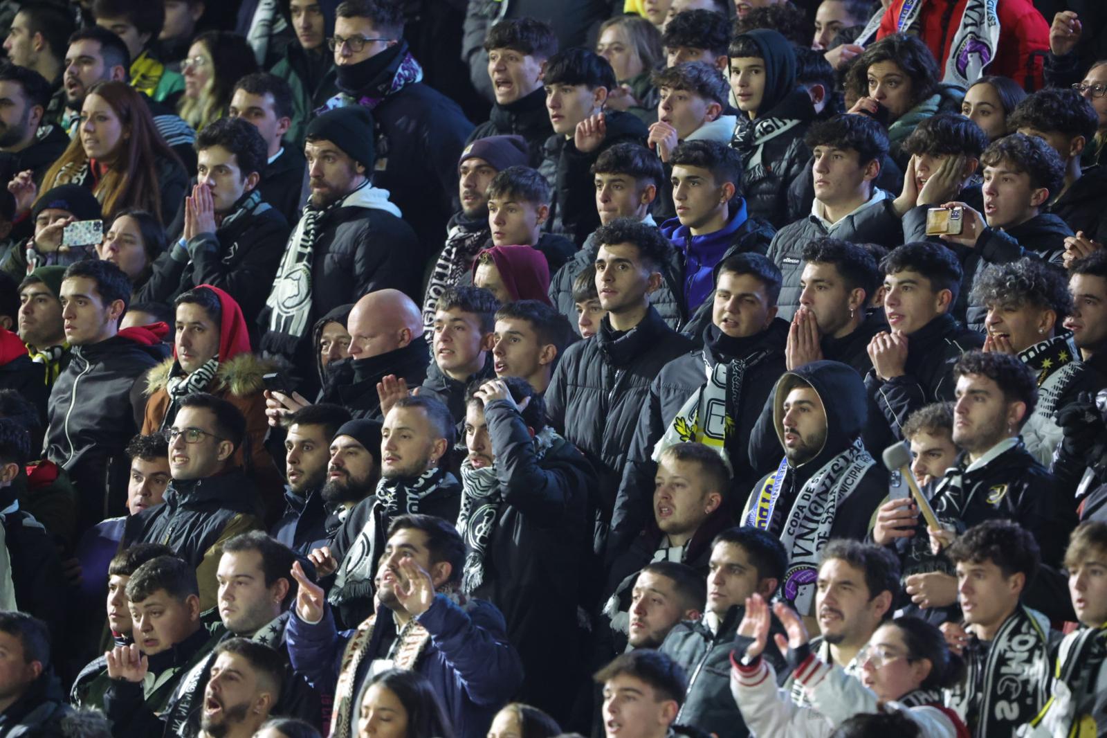 Las imágenes del aplazado Unionistas-Villarreal de la Copa del Rey por un apagón