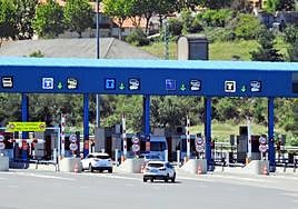 Peaje de la AP-6 en San Rafael.