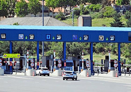 Peaje de la AP-6 en San Rafael.