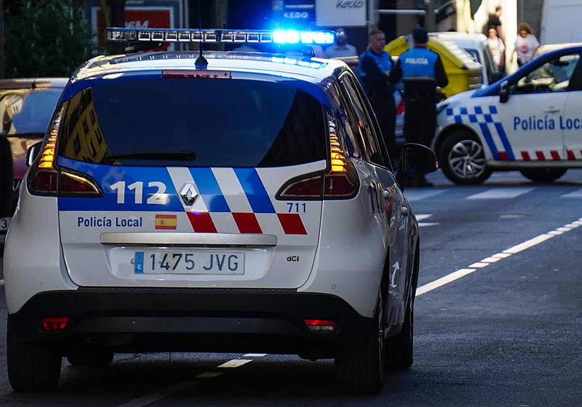 Dos coches de policía en una imagen de archivo.