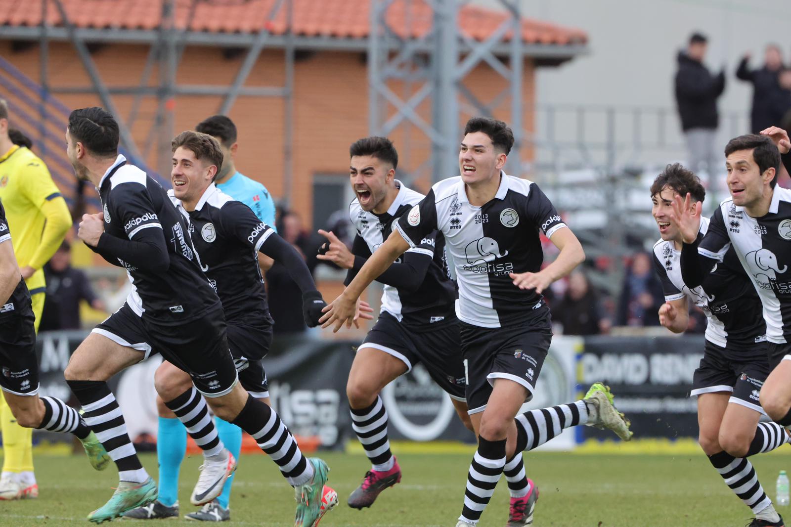 Celebración del gol de Unionistas.