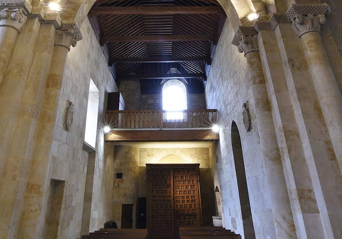 Interior de la iglesia Santo Tomás Cantuariense