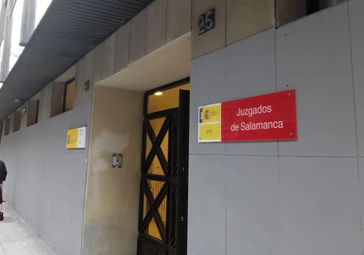 El Juzgado de Menores en Salamanca continúa sin ascensor ni solución para los funcionarios