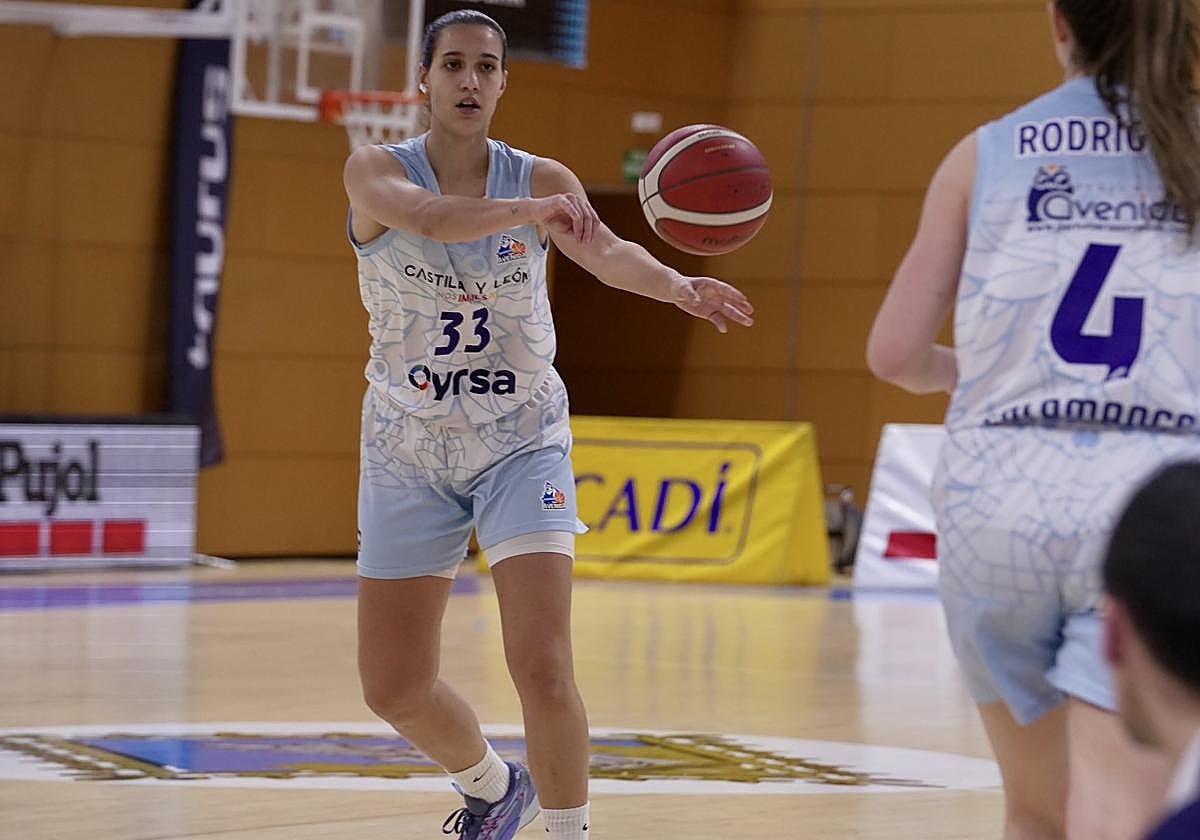 Un gris Perfumerías Avenida cae derrotado ante el acierto del Cadí