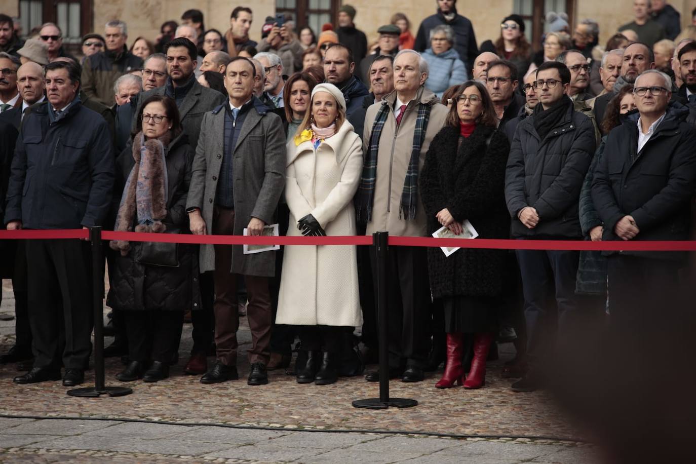Salamanca regala a la Policía Nacional un solemne izado de bandera por sus 200 años