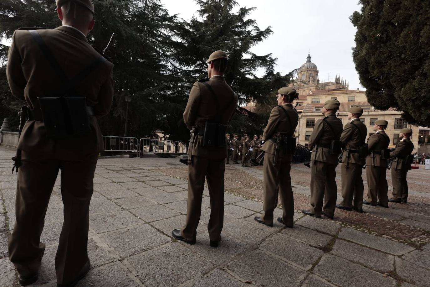 Salamanca regala a la Policía Nacional un solemne izado de bandera por sus 200 años