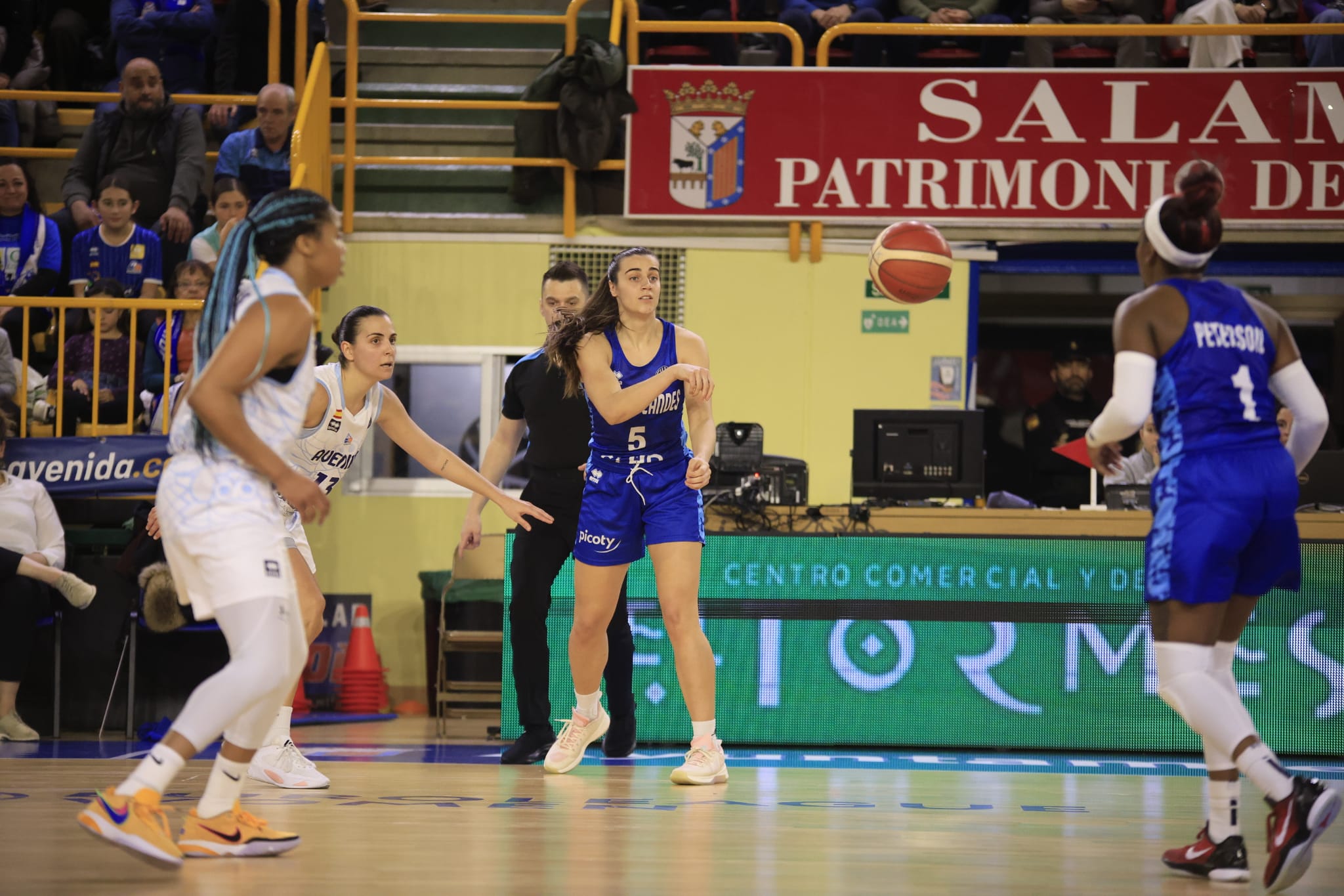 Avenida gana a Landes y sigue vivo en Europa