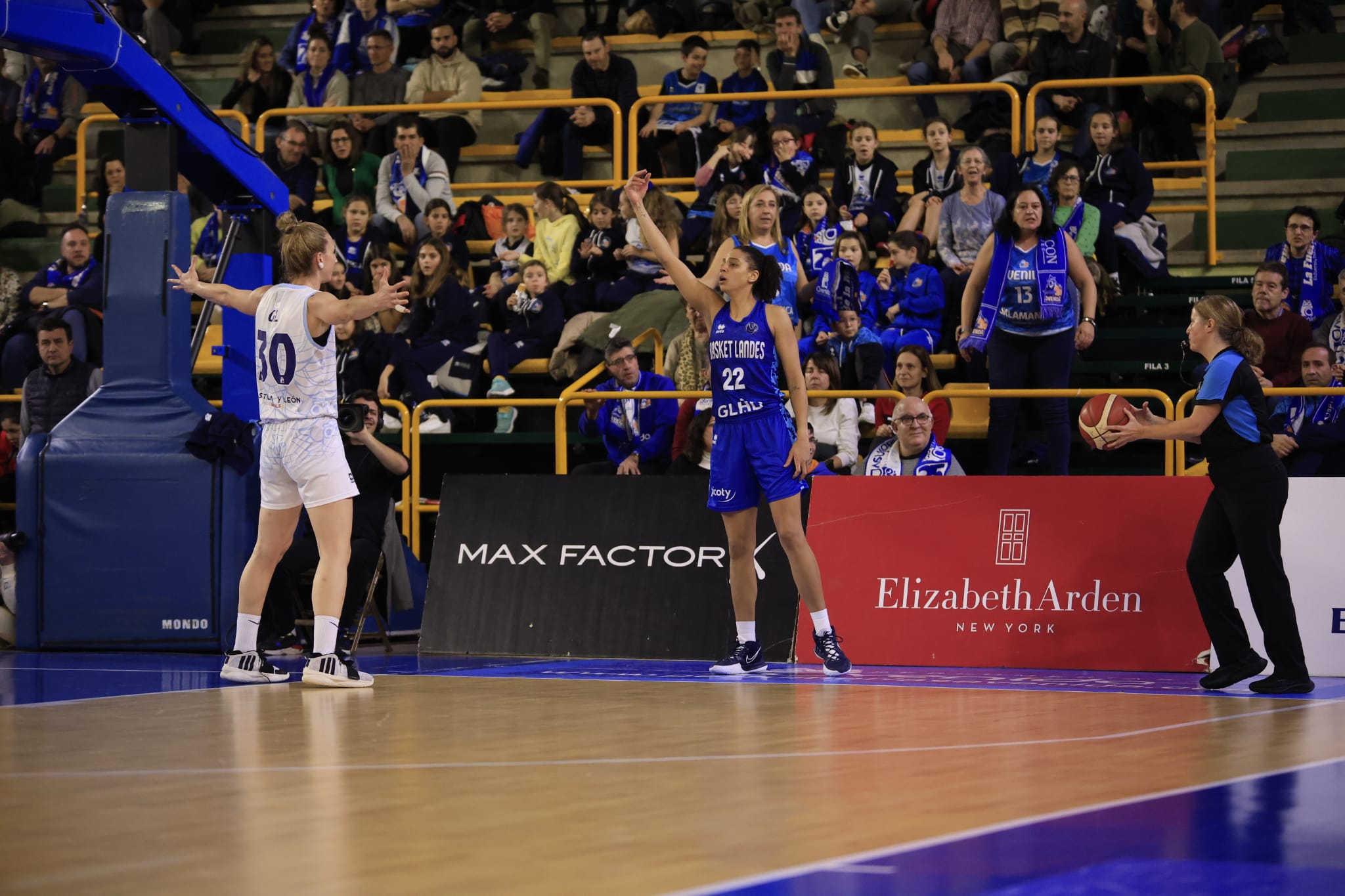 Avenida gana a Landes y sigue vivo en Europa