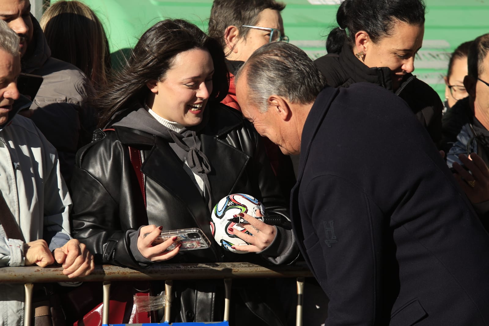 Locura ante la llegada del FC Barcelona en Salamanca