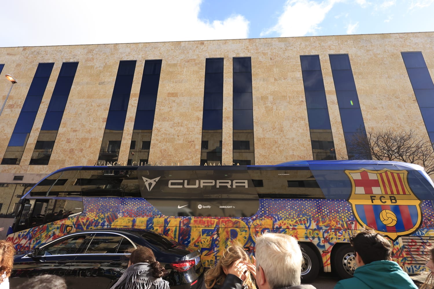 Locura ante la llegada del FC Barcelona en Salamanca