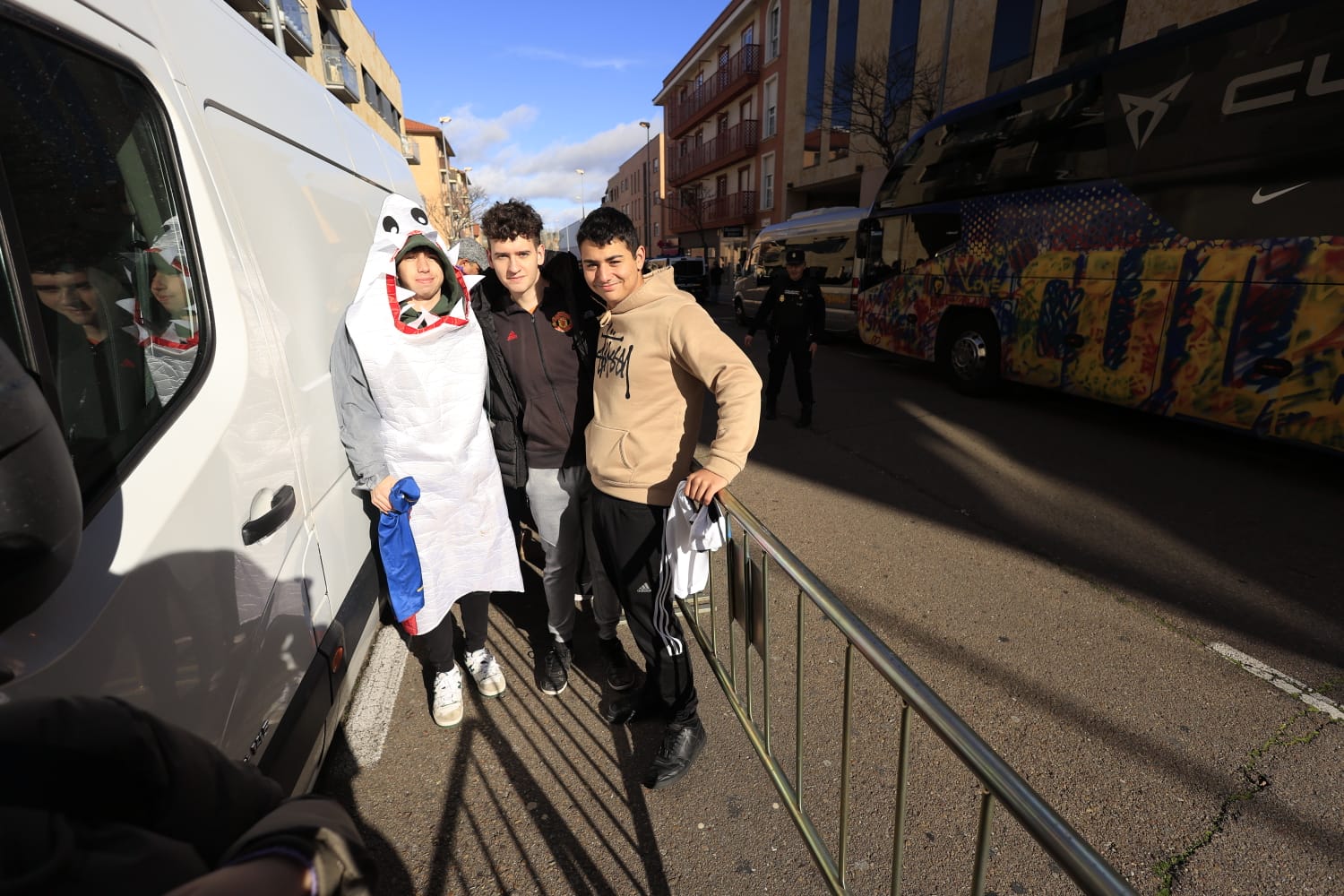 Locura ante la llegada del FC Barcelona en Salamanca