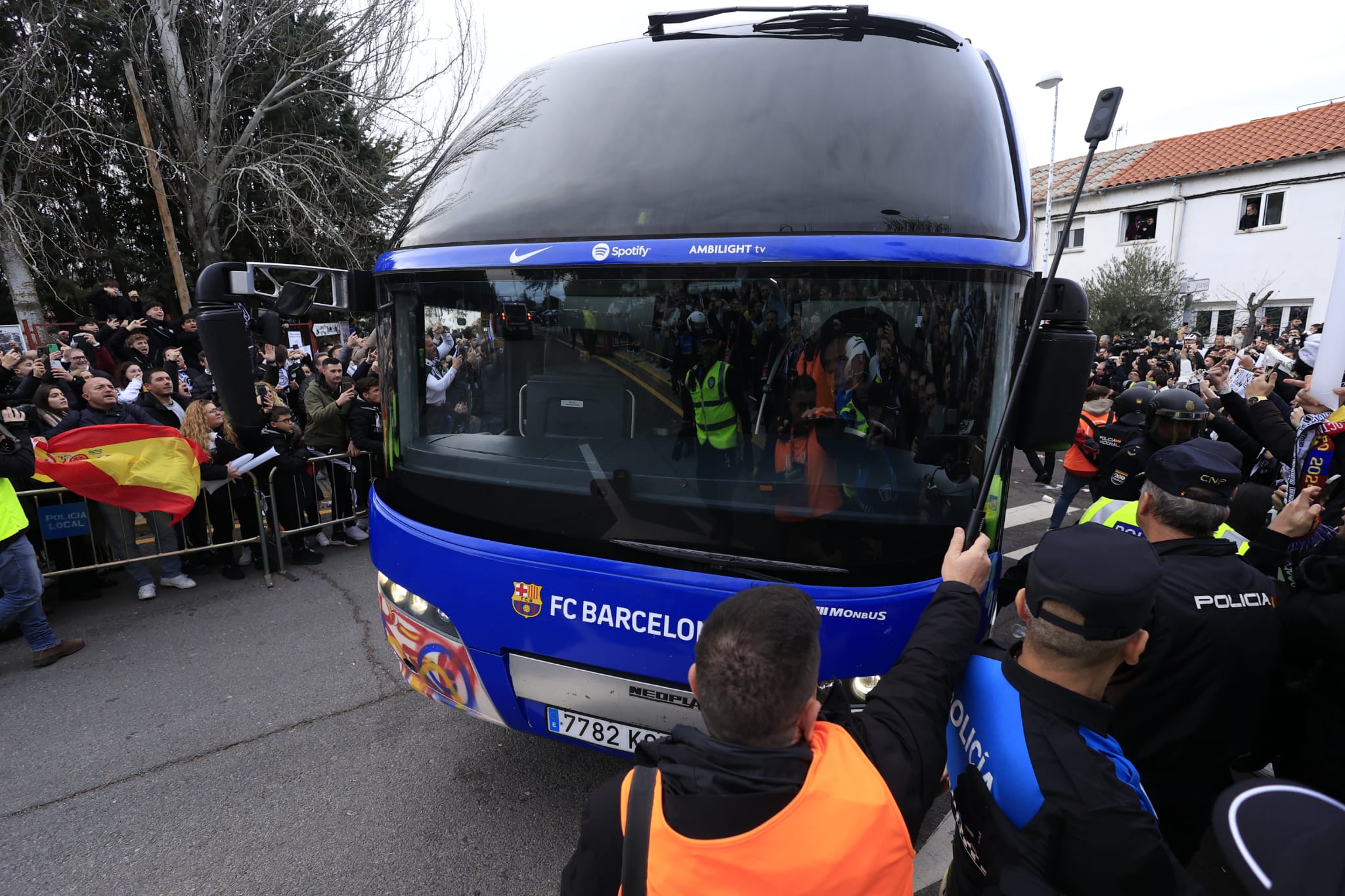 El autobús del Barcelona llega al Reina Sofía
