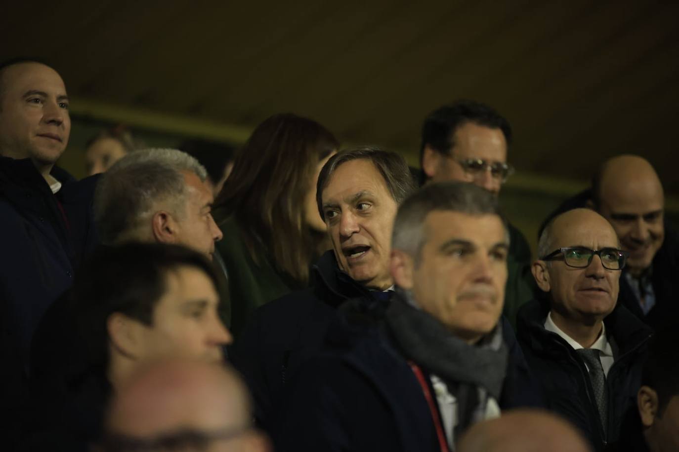 Representantes institucionales y deportivos llenan el palco del Reina Sofía