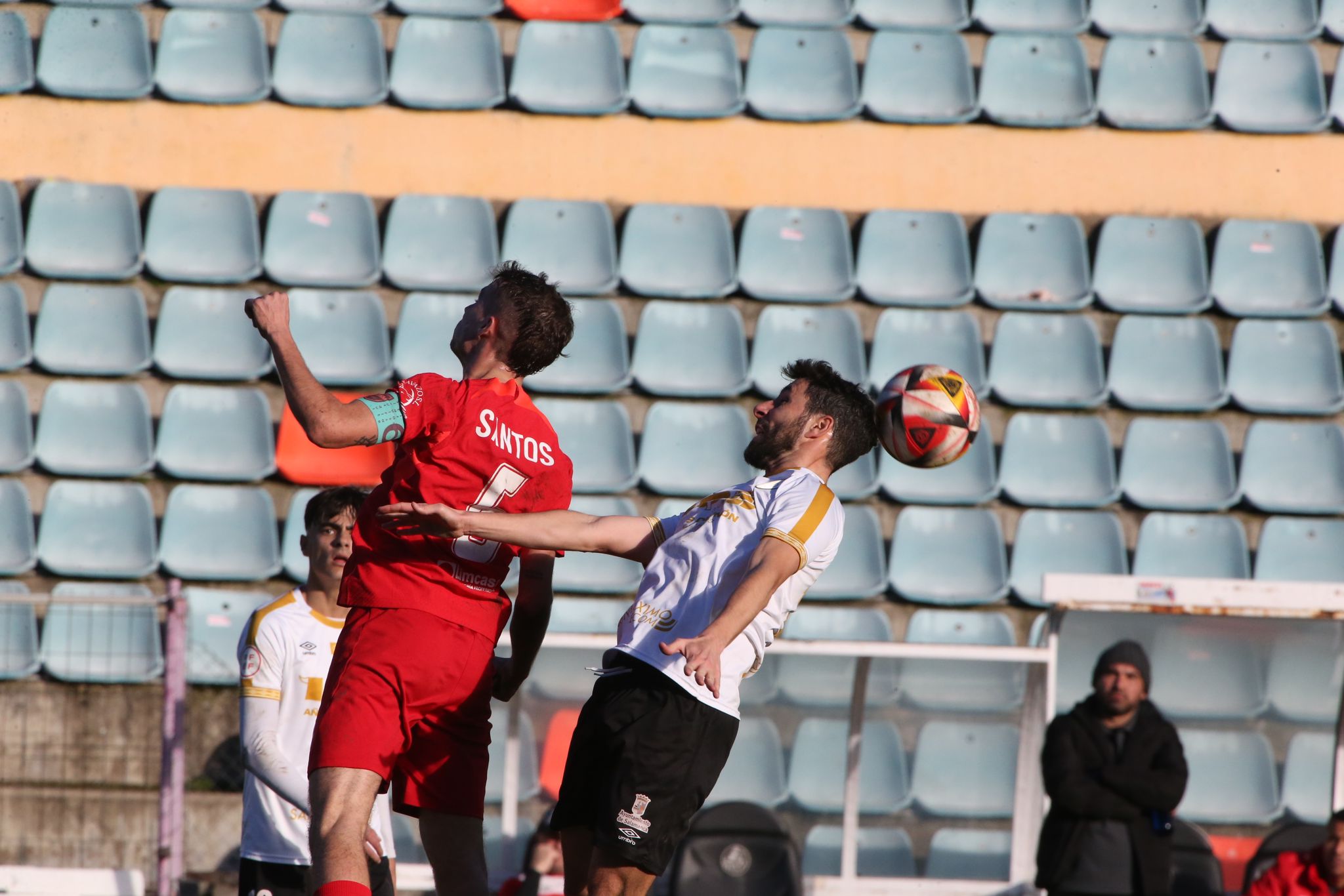 El Salamanca UDS se hace con el derbi y toma ventaja para el playoff (2-1)