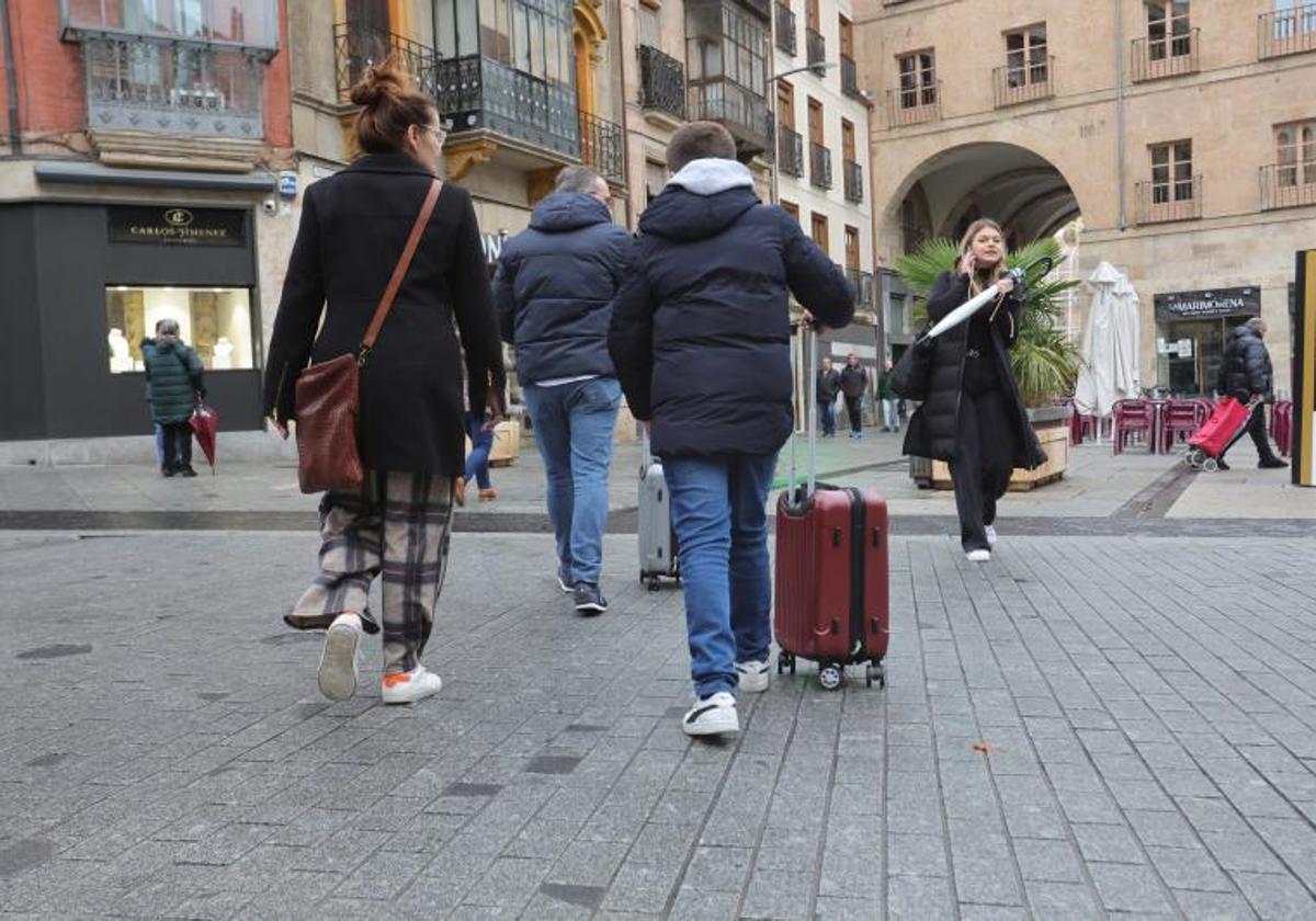 Los extranjeros empujan a Salamanca a su récord histórico de turistas