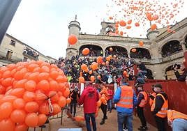 Campanazo en la Plaza Mayor de Ciudad Rodrigo por el Carnaval del Toro