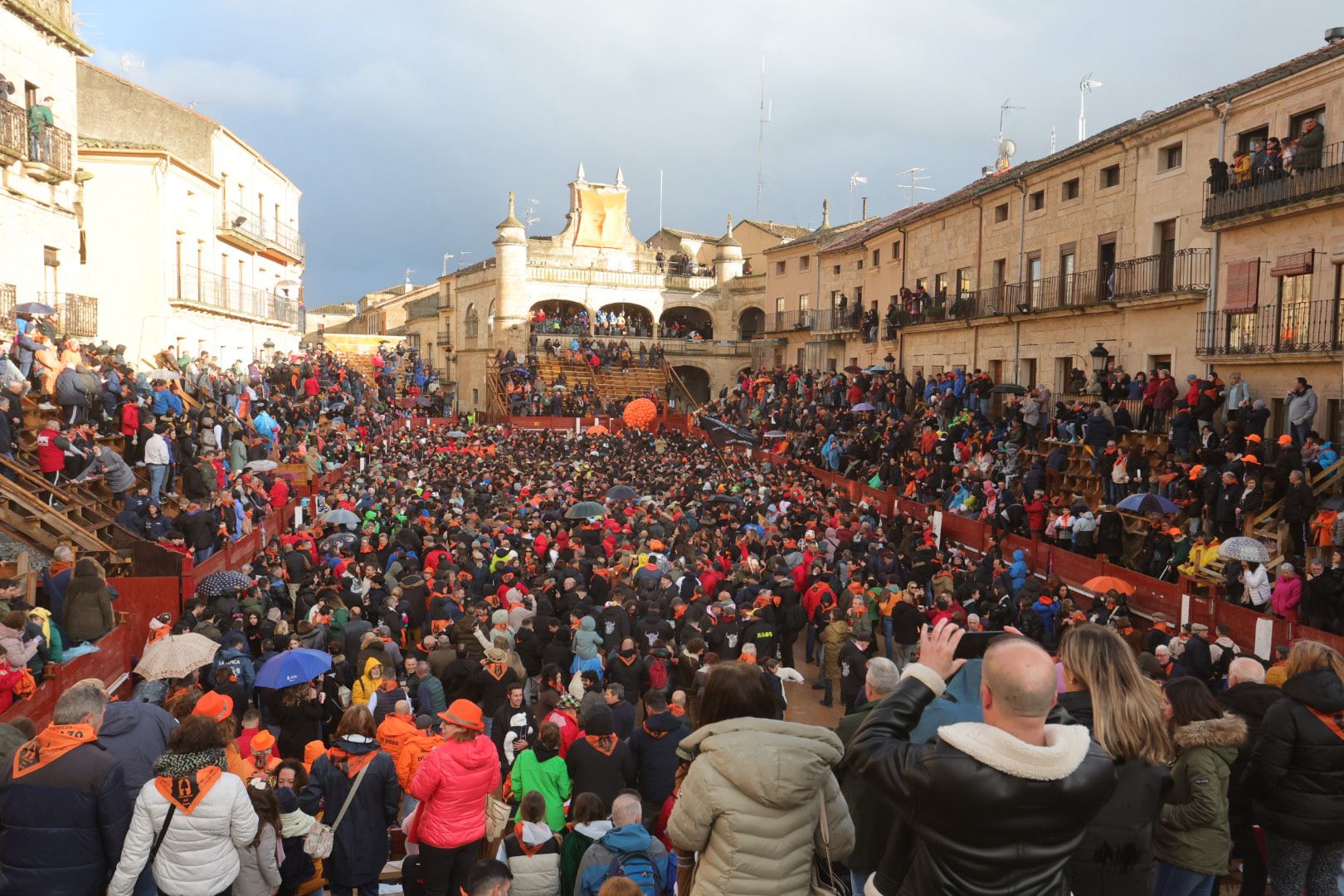 Ciudad Rodrigo estalla con el Carnaval del Toro y su &#039;Campanazo&#039;