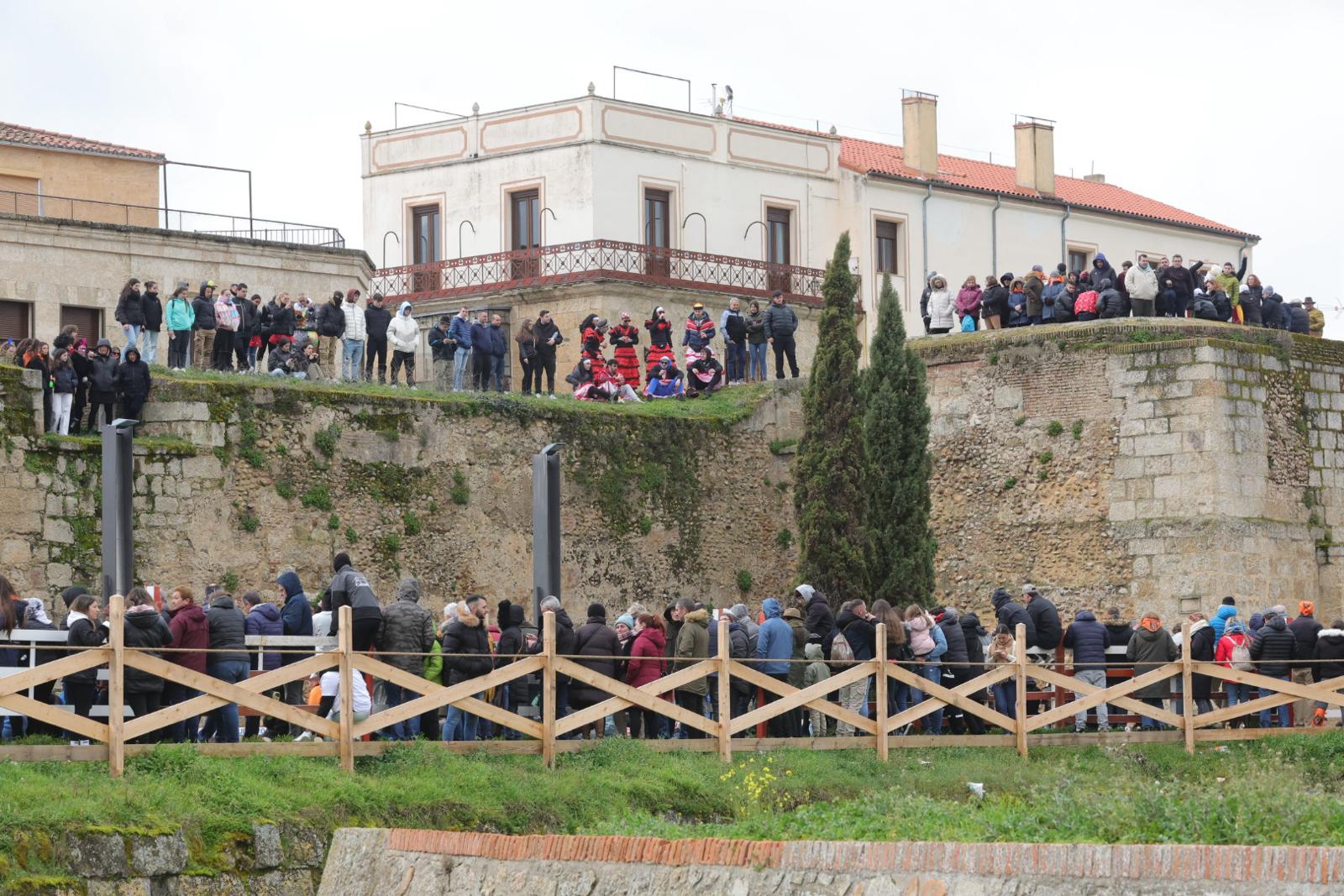 Ambiente y disfraces del sábado en el Carnaval del Toro, en imágenes