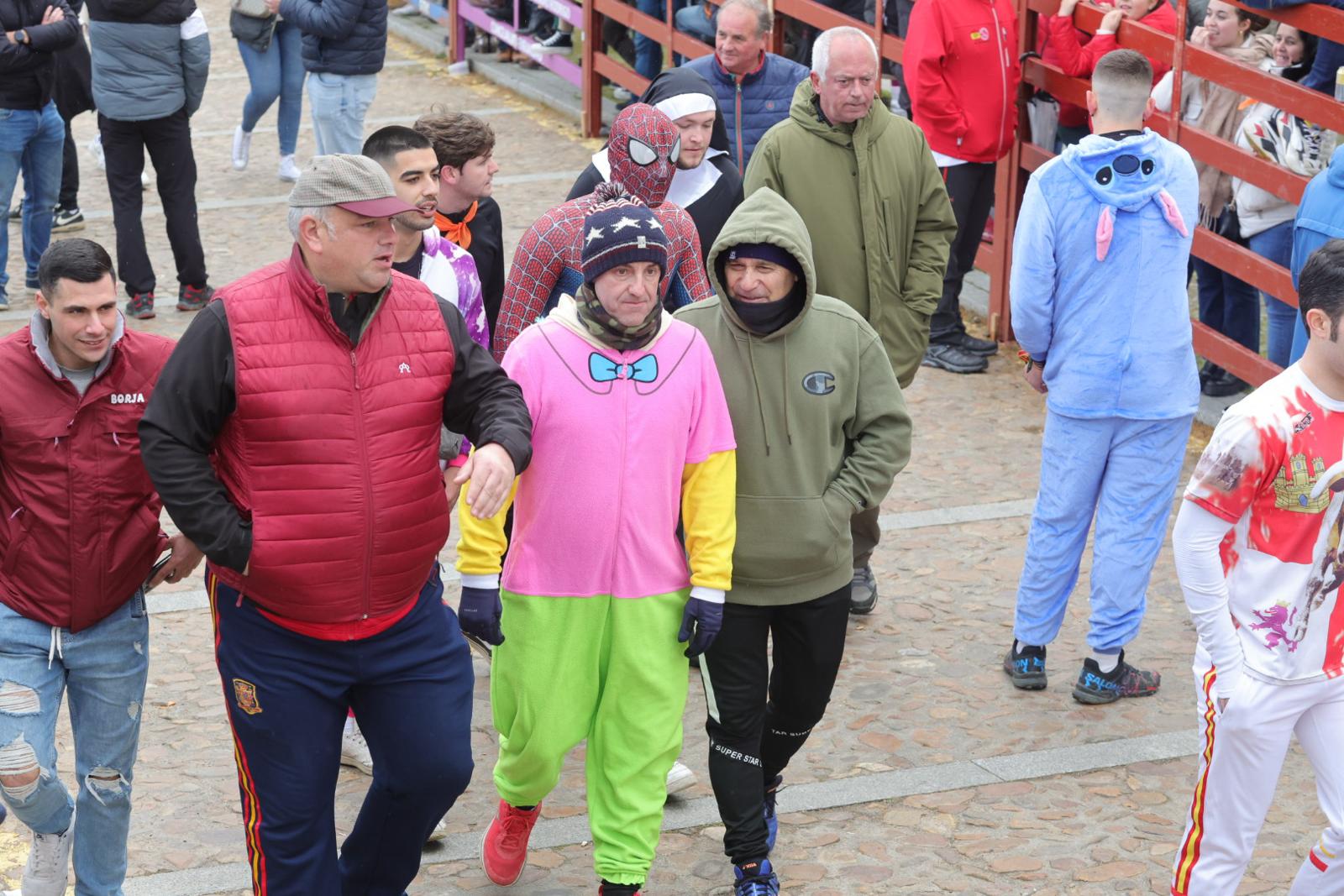 Ambiente y disfraces del sábado en el Carnaval del Toro, en imágenes