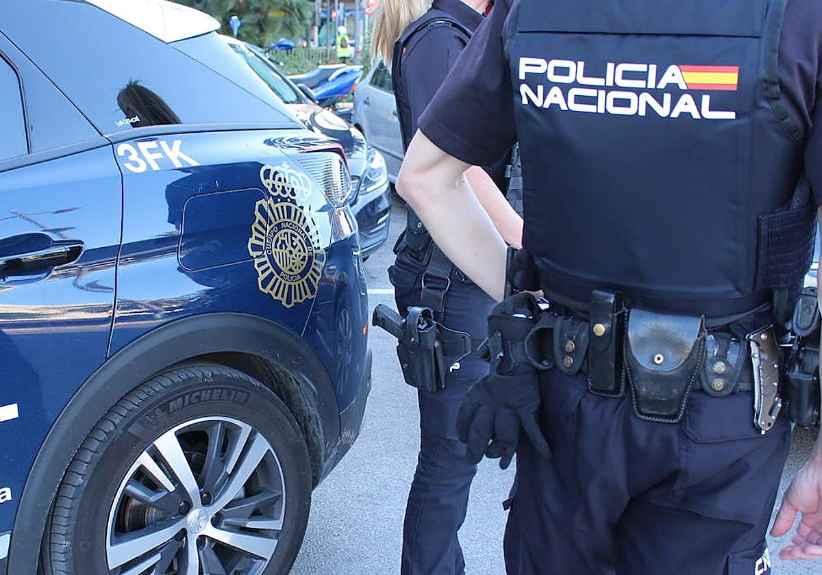 Agentes de la Policía Nacional. Foto de archivo