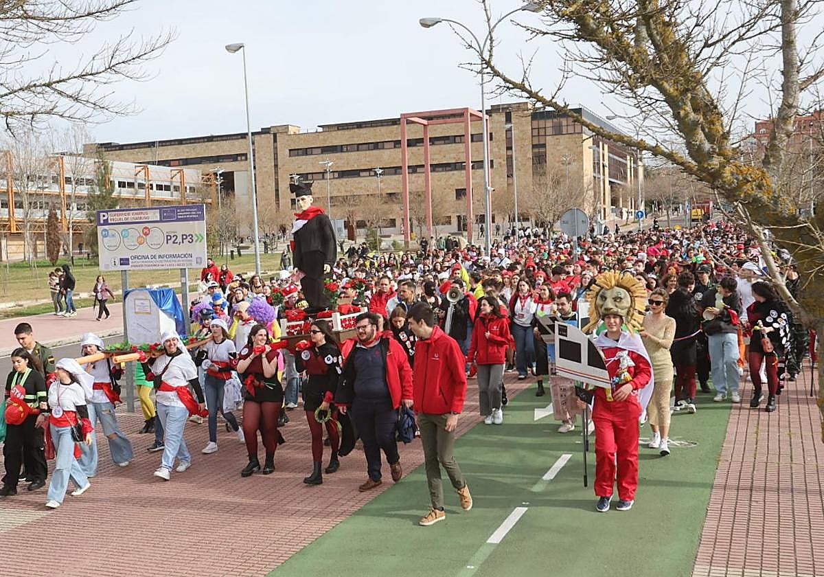 Derecho disfruta de una multitudinaria procesión del Codex