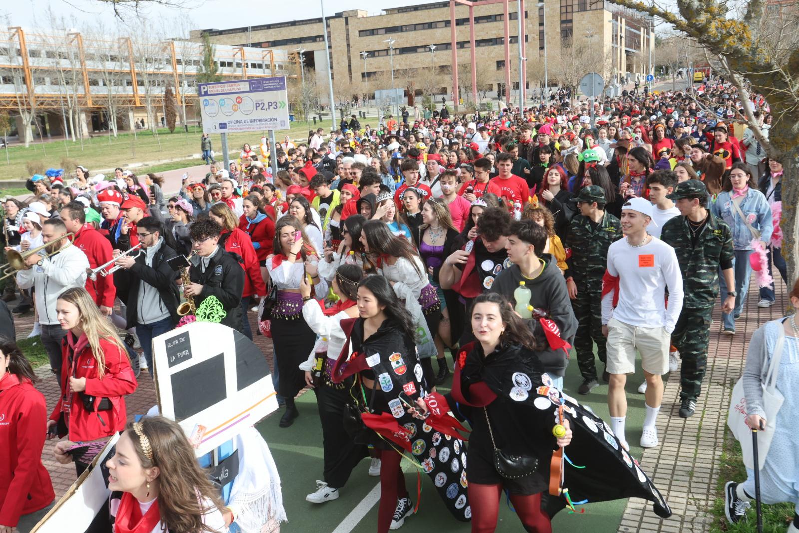 Derecho disfruta de una multitudinaria procesión del Codex