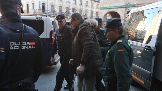 El acusado, al llegar al Palacio de Justicia de Salamanca.