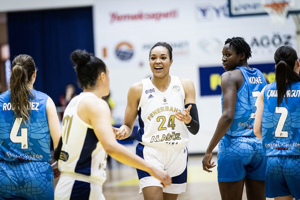 Las imágenes del Fenerbahce-Avenida de los cuartos de la Euroliga