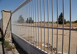 Vecinos de Garrido planean movilizarse para que el solar de Mercasalamanca sea zona verde y parking