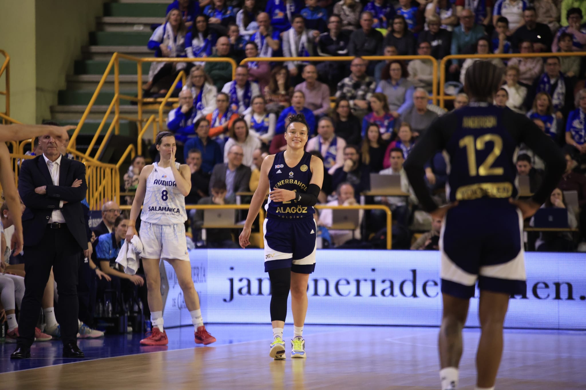 Un soberbio Würzburg brilla en la noche europea